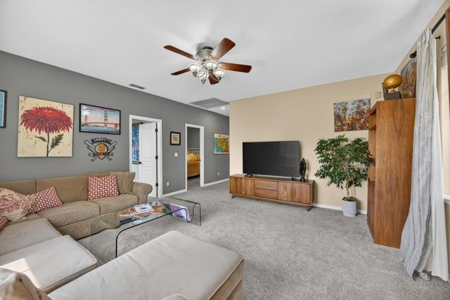 3523 Lake Terrace Dr, Elk Grove, CA 95758