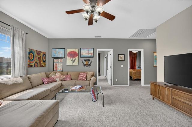 3523 Lake Terrace Dr, Elk Grove, CA 95758