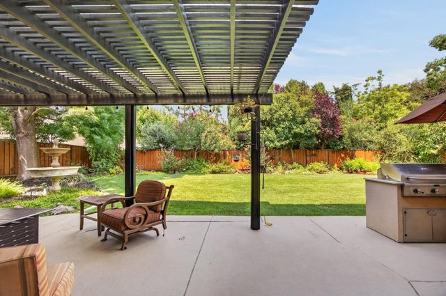 3523 Lake Terrace Dr, Elk Grove, CA 95758