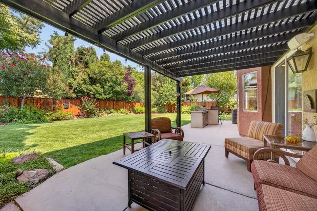 3523 Lake Terrace Dr, Elk Grove, CA 95758