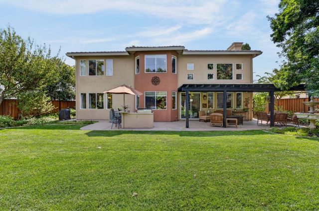 3523 Lake Terrace Dr, Elk Grove, CA 95758