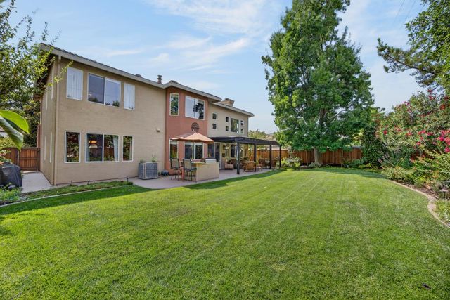 3523 Lake Terrace Dr, Elk Grove, CA 95758