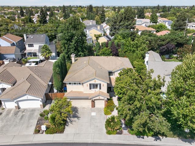 3523 Lake Terrace Dr, Elk Grove, CA 95758