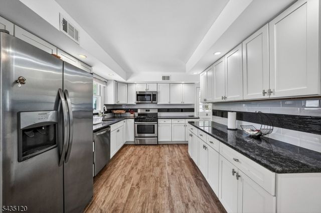 840 Lopatcong St, Belvidere Twp., NJ 07823