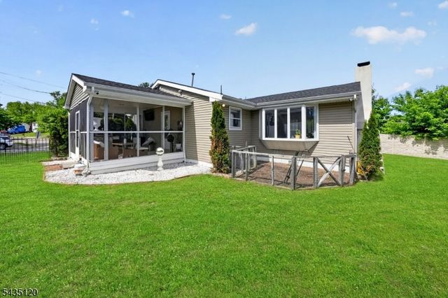 840 Lopatcong St, Belvidere Twp., NJ 07823