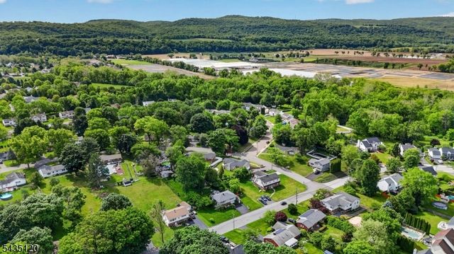840 Lopatcong St, Belvidere Twp., NJ 07823