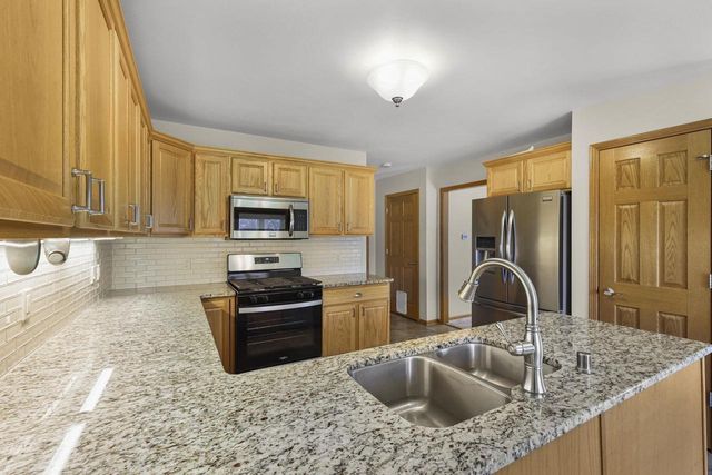 308 Clover Lane, Cottage Grove, WI 53527