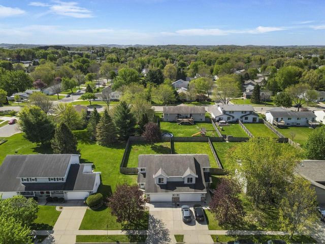 308 Clover Lane, Cottage Grove, WI 53527