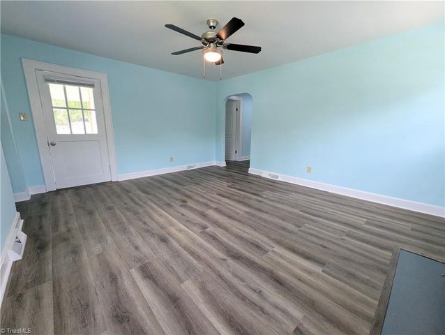615 Midland Avenue, Thomasville, NC 27360