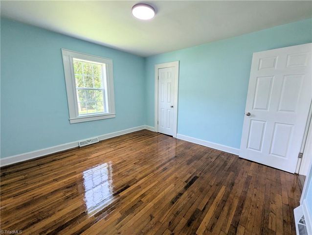 615 Midland Avenue, Thomasville, NC 27360