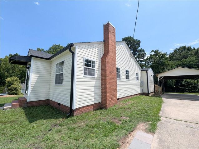615 Midland Avenue, Thomasville, NC 27360