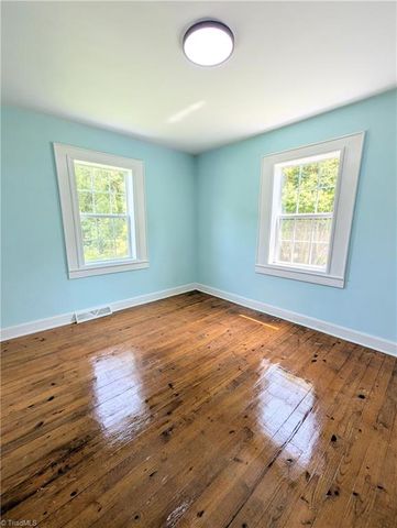 615 Midland Avenue, Thomasville, NC 27360