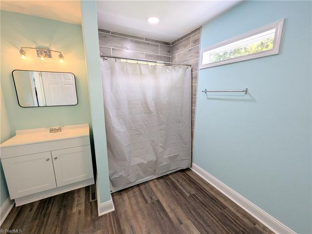 615 Midland Avenue, Thomasville, NC 27360