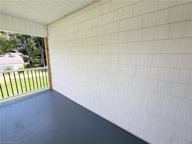 615 Midland Avenue, Thomasville, NC 27360
