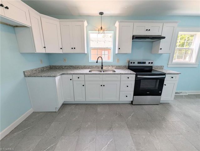615 Midland Avenue, Thomasville, NC 27360