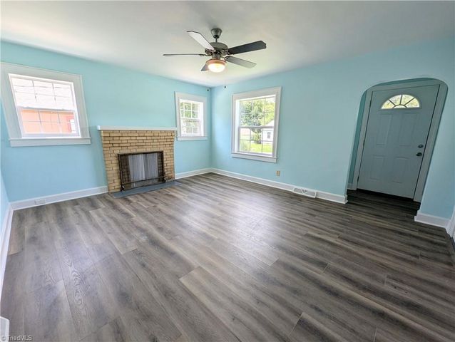 615 Midland Avenue, Thomasville, NC 27360