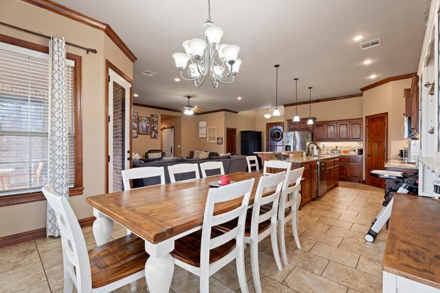 61521 E 266 Road, Grove, OK 74344