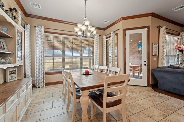 61521 E 266 Road, Grove, OK 74344