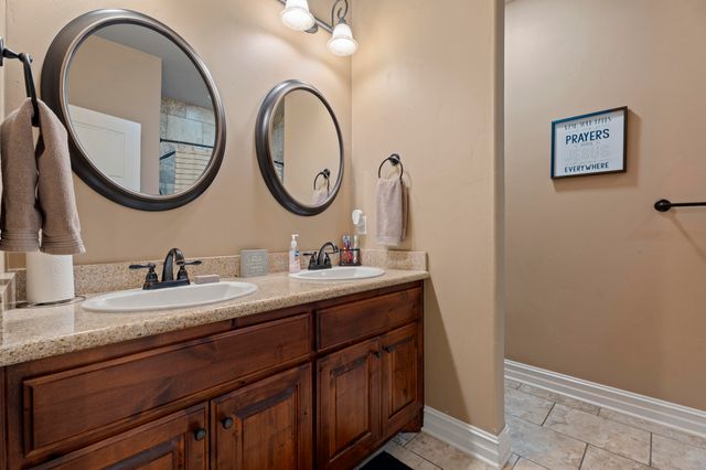 61521 E 266 Road, Grove, OK 74344