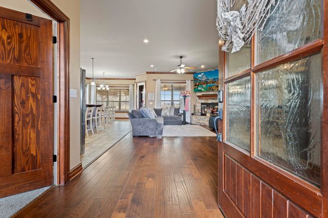 61521 E 266 Road, Grove, OK 74344