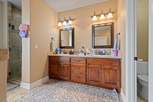 61521 E 266 Road, Grove, OK 74344