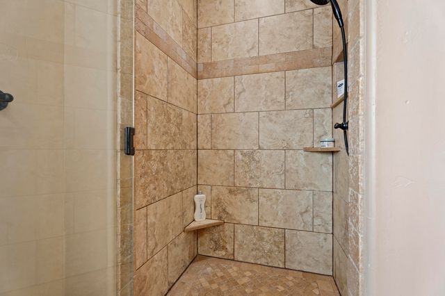 61521 E 266 Road, Grove, OK 74344