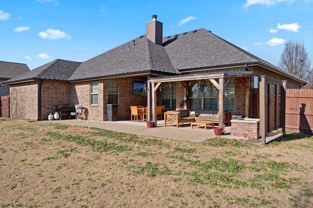 61521 E 266 Road, Grove, OK 74344