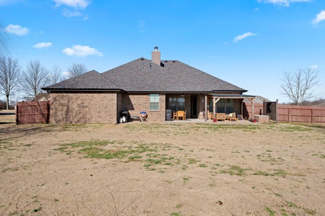 61521 E 266 Road, Grove, OK 74344