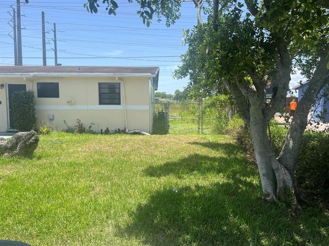1131 W 1st Street, Riviera Beach, FL 33404