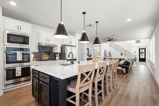 117 Hidden Peak Drive, Montgomery, TX 77316