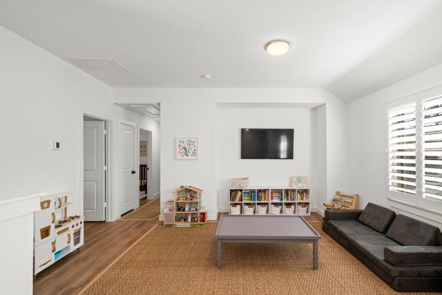 117 Hidden Peak Drive, Montgomery, TX 77316