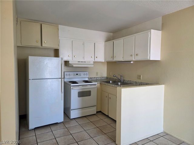 489 North Circle 4, Las Vegas, NV 89119