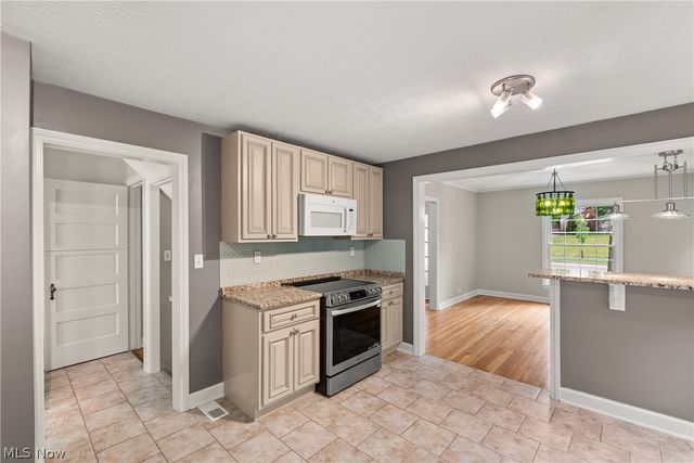 4025 Meadowbrook Boulevard, University Heights, OH 44118