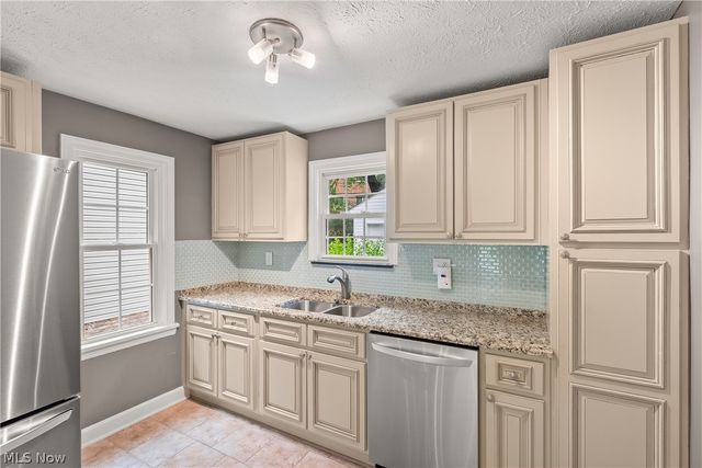 4025 Meadowbrook Boulevard, University Heights, OH 44118