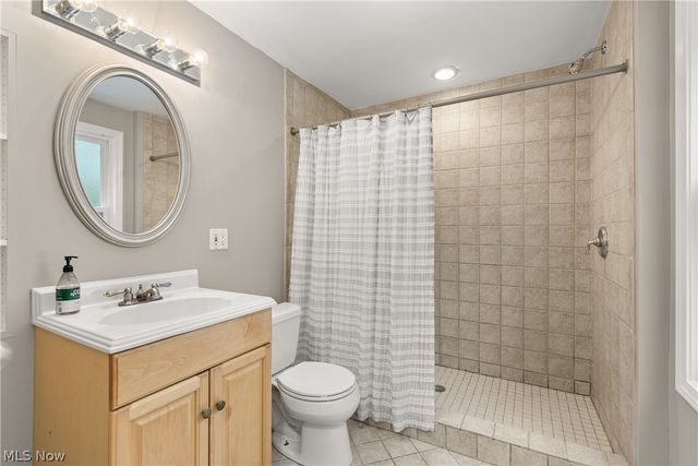 4025 Meadowbrook Boulevard, University Heights, OH 44118