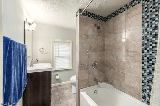 4025 Meadowbrook Boulevard, University Heights, OH 44118