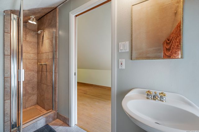 119 E rosewood, San Antonio, TX 78212