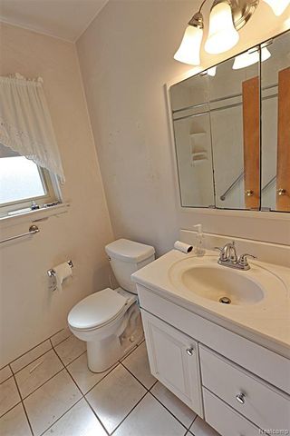 38011 Ross Street, Livonia, MI 48154