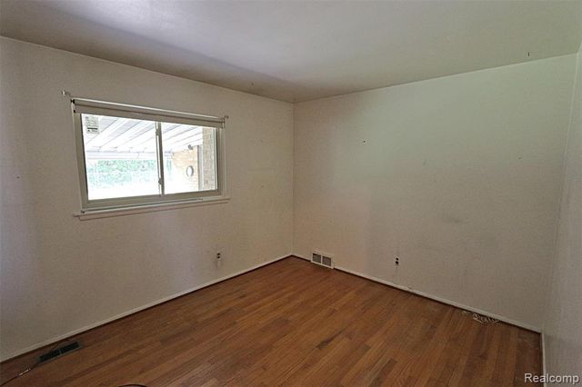 38011 Ross Street, Livonia, MI 48154