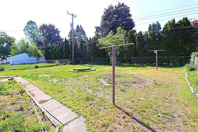 38011 Ross Street, Livonia, MI 48154