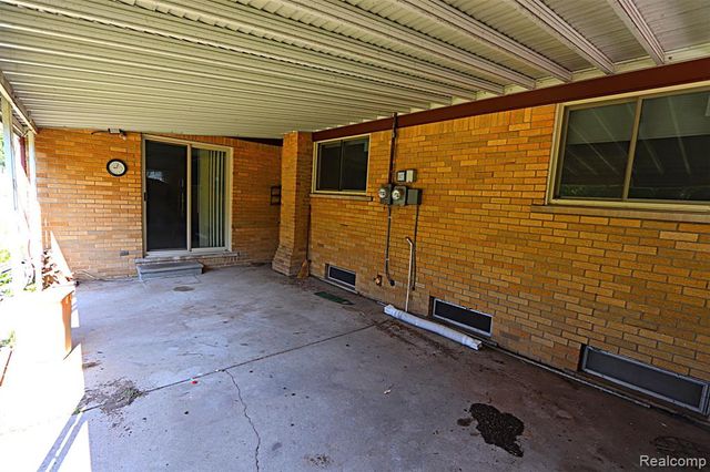 38011 Ross Street, Livonia, MI 48154