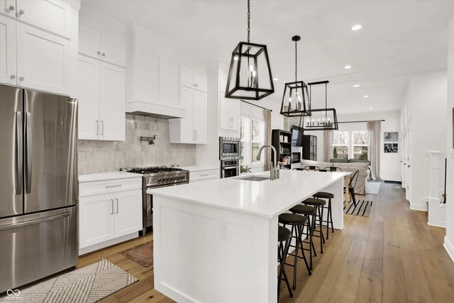 4760 Willow Road, Zionsville, IN 46077