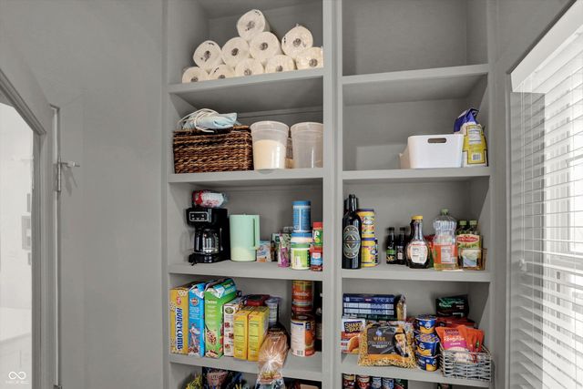 4760 Willow Road, Zionsville, IN 46077