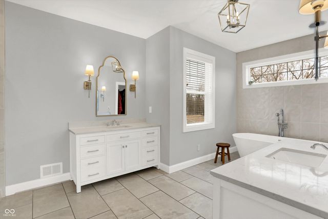 4760 Willow Road, Zionsville, IN 46077