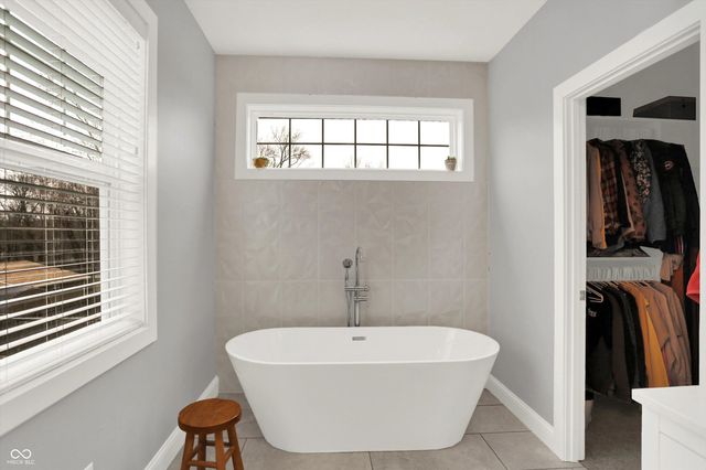 4760 Willow Road, Zionsville, IN 46077