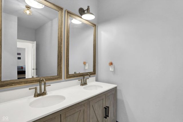 4760 Willow Road, Zionsville, IN 46077