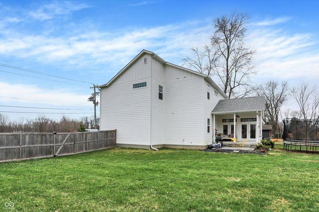 4760 Willow Road, Zionsville, IN 46077