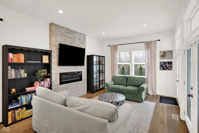 4760 Willow Road, Zionsville, IN 46077