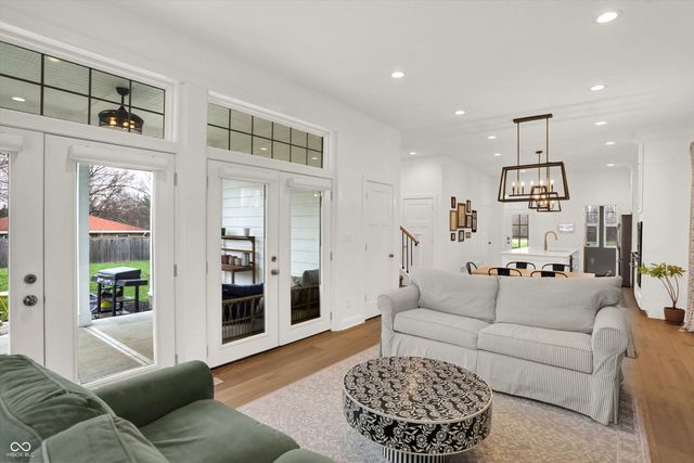 4760 Willow Road, Zionsville, IN 46077