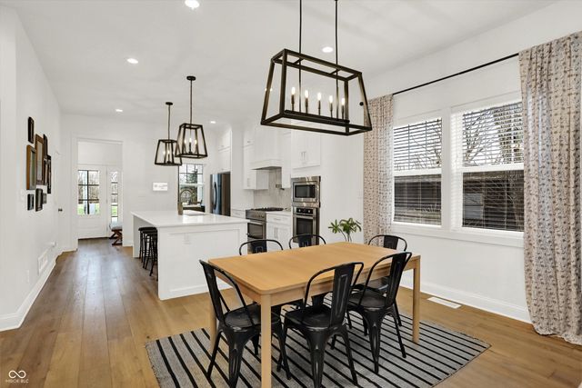 4760 Willow Road, Zionsville, IN 46077